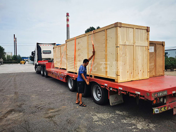 出口石墨设备打包发货