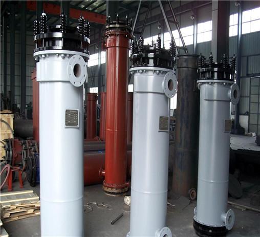 与石油化工厂签订长期合作合同