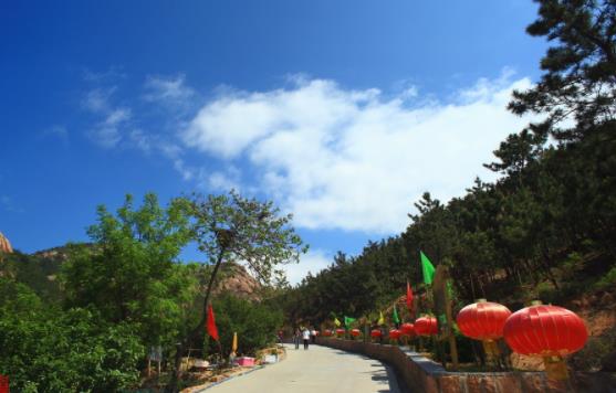 渤化石墨全体员工登山一日游