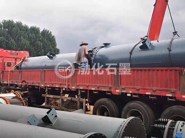 3台石墨冷却器到达兰州化工厂安装使用中